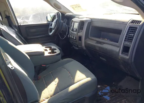 2017 Ram 1500 Tradesman 4X4 5'7 Box z USA, uszkodzony, nr VIN 3C6RR7KT4HG722826